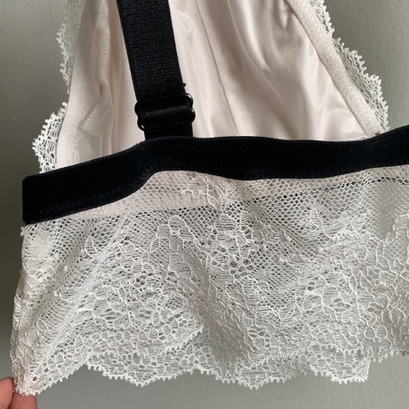 Victoria’s Secret Black and White Bralette in size S - Picture 5 of 5